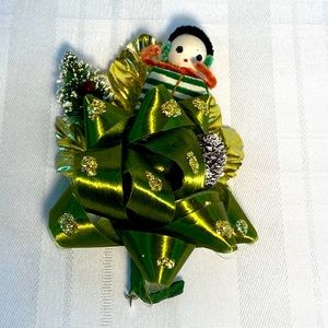 Vintage Christmas Corsage W/ A Gift Box Boy W/ Chenille Arms Bottle Brush Tree.